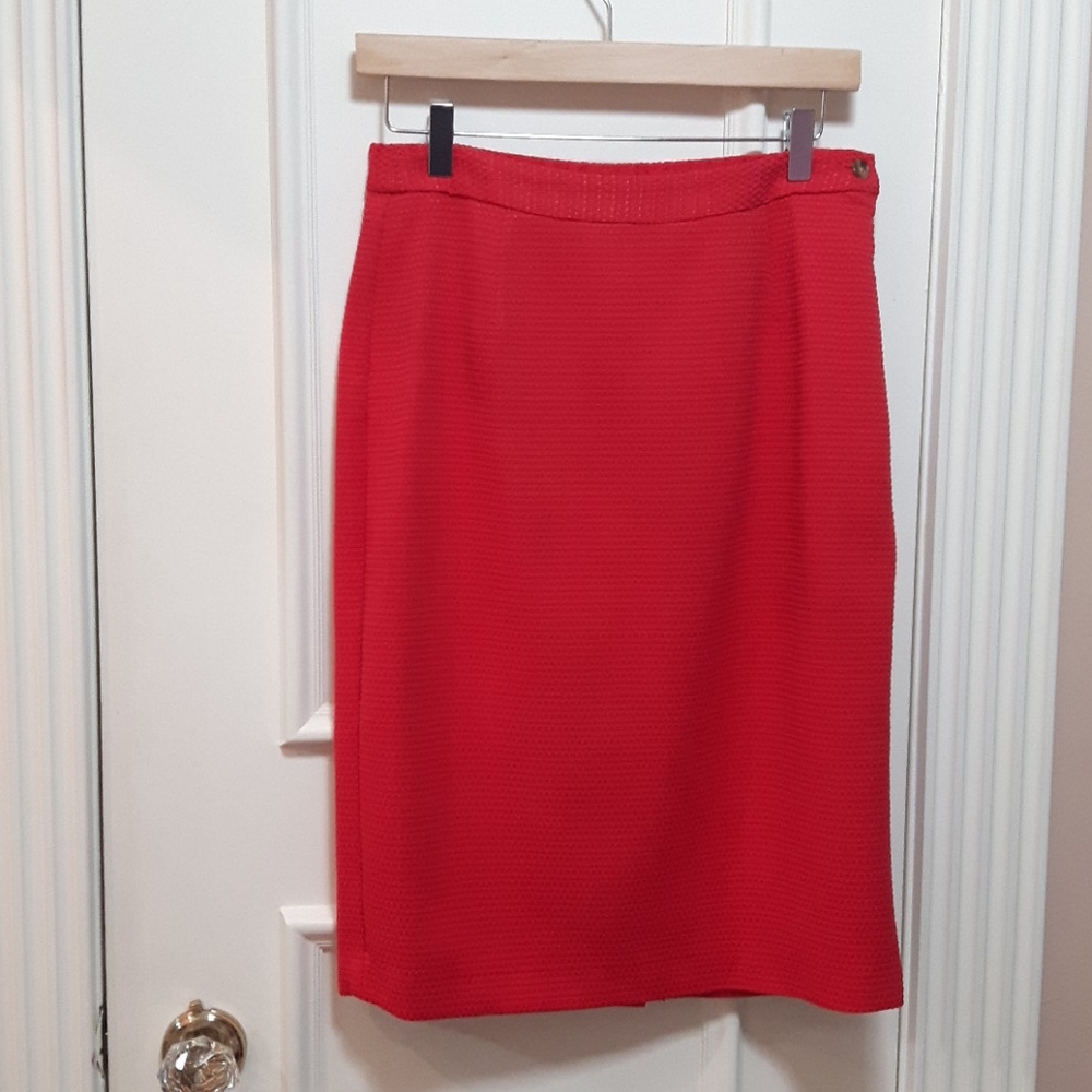 🛍️ NWOT Joan Rivers red pencil skirt